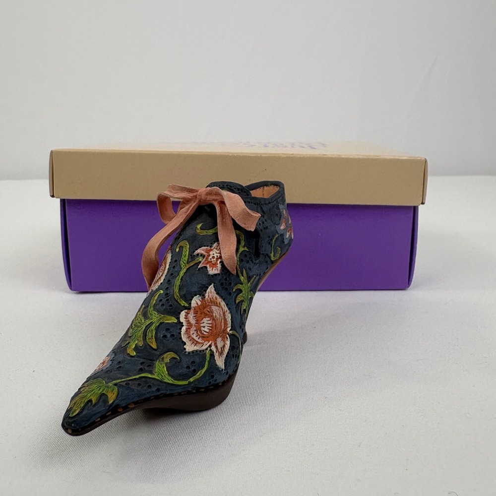 Vintage Just the Right Shoe By Raine Versailles 25021 1999 Box No COA
